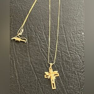 Vintage 14kt Gold Angel necklace